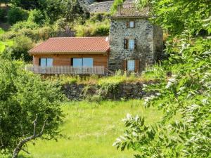 Cozy Countryside Escape in Auvergne