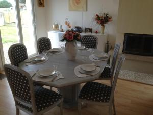 Maisons de vacances Holiday Home in Denneville by the Sea : photos des chambres
