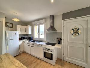 Maisons de vacances Holiday Home in Denneville by the Sea : photos des chambres