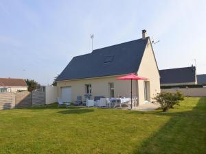 Maisons de vacances Holiday Home in Denneville by the Sea : photos des chambres