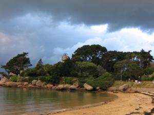 Home for 7 Guests in Plouvara