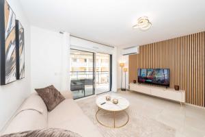 Modern 1 bedroom flat 2 Terraces Parking Cannes