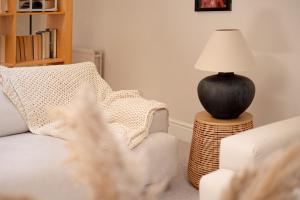 Chic & Stylish 3BR Home by West Kensington Station