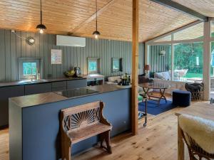 Cozy Summerhouse Near The Beach In Rågeleje