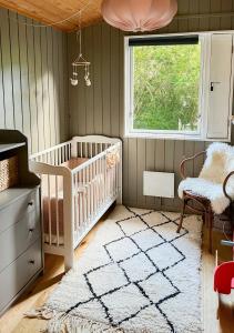 Cozy Summerhouse Near The Beach In Rågeleje
