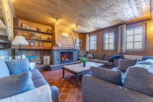 Appartement 8 personnes dans chalet privé, piscine, ski in