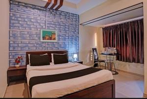 hotel poonam palace ahmedabad