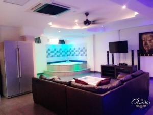 75 sqm Studio type Jacuzzi Apartment 101A