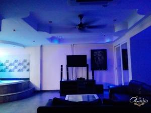 75 sqm Studio type Jacuzzi Apartment 101A