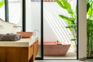 NEW! Kaya Kedungu - 3BR Villa in Kedungu