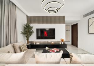 Royal Vista - Luxury 4BR Apartment at Boulevard Point - Downtown