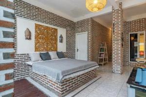 Luxury 3-Bedroom Pool Villa in Canggu Near Beach & Nightlife