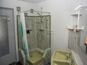 Maisons de vacances Cottage with River Views, Uzer : photos des chambres