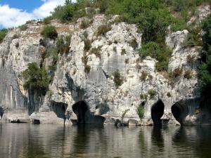 Maisons de vacances Cottage with River Views, Uzer : photos des chambres