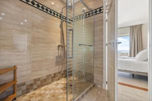 Stunning 2-Bedroom Apartment with Panoramic Views