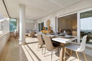 Stunning 2-Bedroom Apartment with Panoramic Views