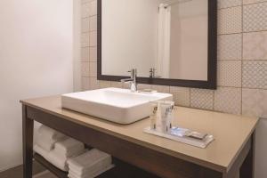 Country Inn & Suites by Radisson, Galena, IL