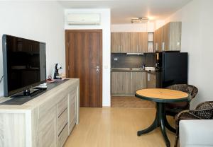 Kabakum 1BR Retreat with Parking, Steps to Beach by Flat Mаnаger