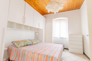 house with garden, two rooms