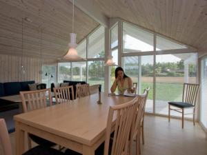 10 person holiday home in Rødby-By Traum