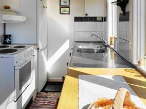 6 person holiday home in GULLSPåNG-By Traum