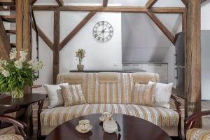 Domillion 2bdr apt at historical building VS511b