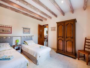Maisons de vacances Holiday Home in Dordogne Wine Estate with Garden : photos des chambres