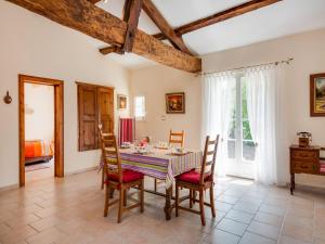 Maisons de vacances Holiday Home in Dordogne Wine Estate with Garden : photos des chambres