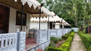 Quila Camps and Resort, Burja