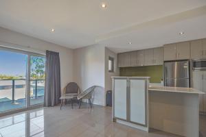 Dashing Delight Stylish 1x1