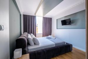 Ermou Central Studios and Suites!