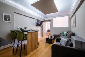 Ermou Central Studios and Suites!