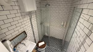 Tiny place Loud fun street