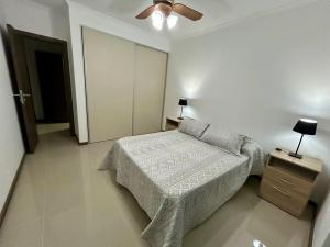 Flat with Pool, Gym & Great Views