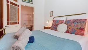 Maison de village, Accès cascade et rivière