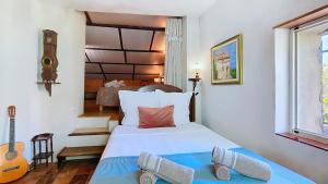 Maison de village, Accès cascade et rivière