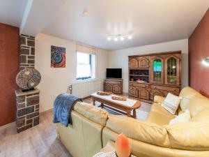 Holiday Home in Bullingen with Garden