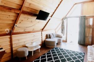 Quenz Cabin By Travelink