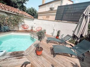 Maisons de vacances Duplex, hyper-central - piscine privee - garage : photos des chambres