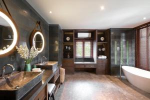 Villa Bangkuang by Nakula