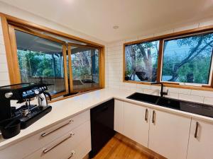 Bayview Escape - linen included, pet friendly!