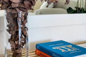 Manly Beachfront 2 bed, Aircon, Renovated with Beach Views