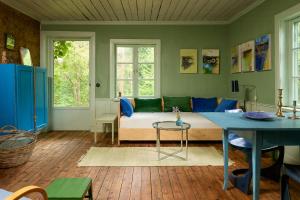 Charming Apartment In Artists Home From 1899