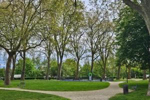Appartements La Dauphine - Private Parking & Courtyard : photos des chambres