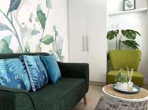 Tropical Zen Modern Minimalist