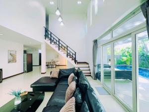 Cozysea Pool Villa 4 bedrooms 5 bathrooms with private pool garden villa near the Jomtien beach