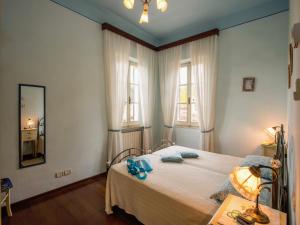 Air-conditioned flat with pool and wellness area