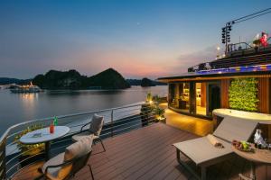 Calista Cruise - A Ha Long Bay Spectacle