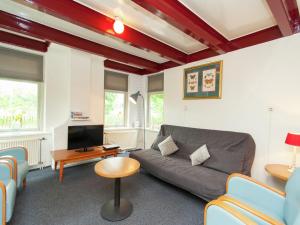 Farmhouse in Waskemeer with Large Garden