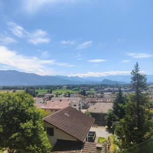 Zimmer mit eigenem Gartensitzplatz und Bad